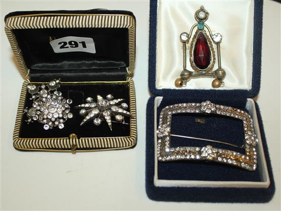 3 silver paste brooches, diamonte buckle & pendant